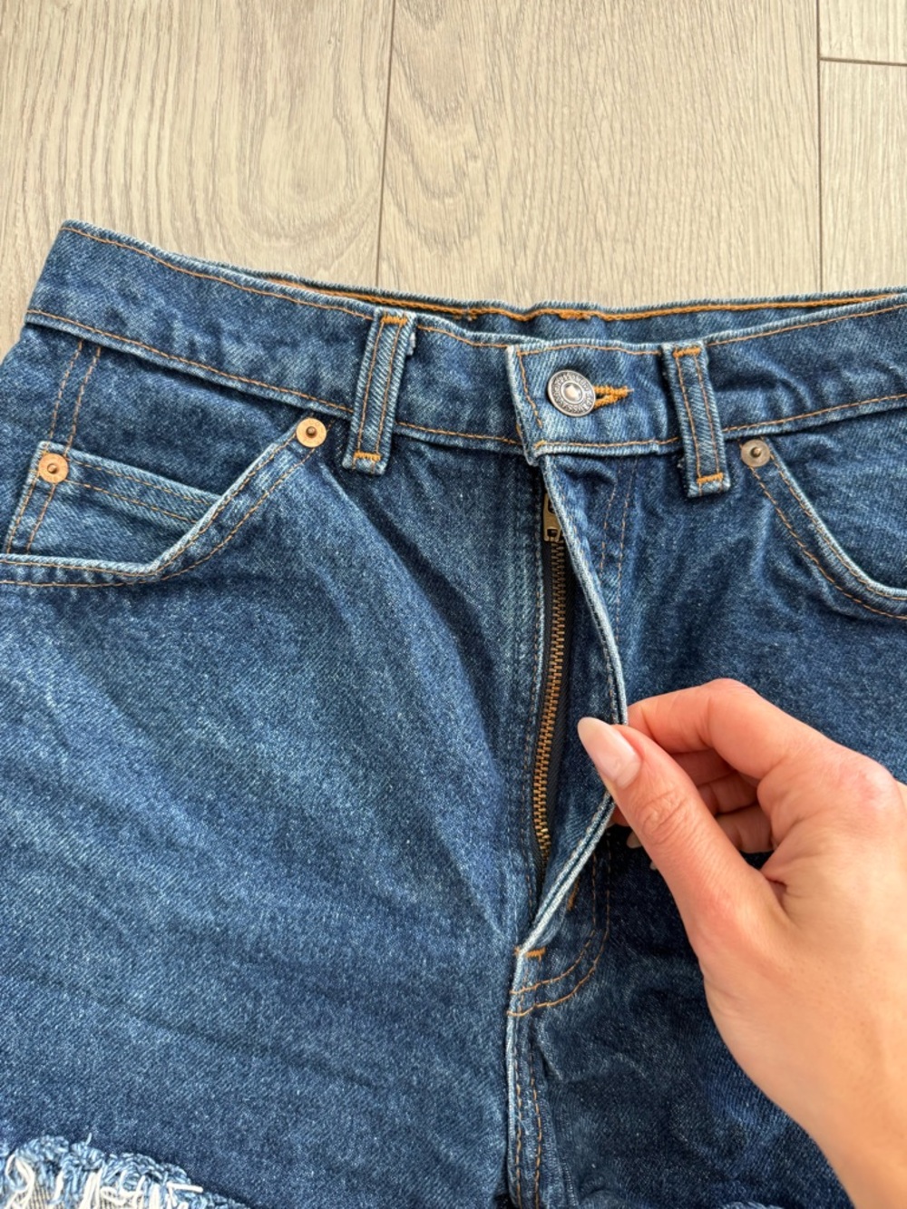 Levi’s Vintage 619 Orange Tab Cut Off Jean Denim Shorts - Picture 4 of 13